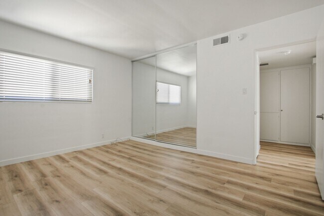 Building Photo - 1975 S Beverly Glen Blvd