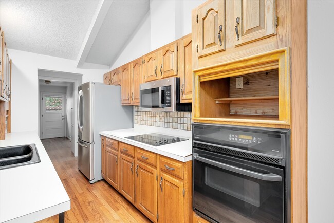 Building Photo - 850 W Chenango Ave