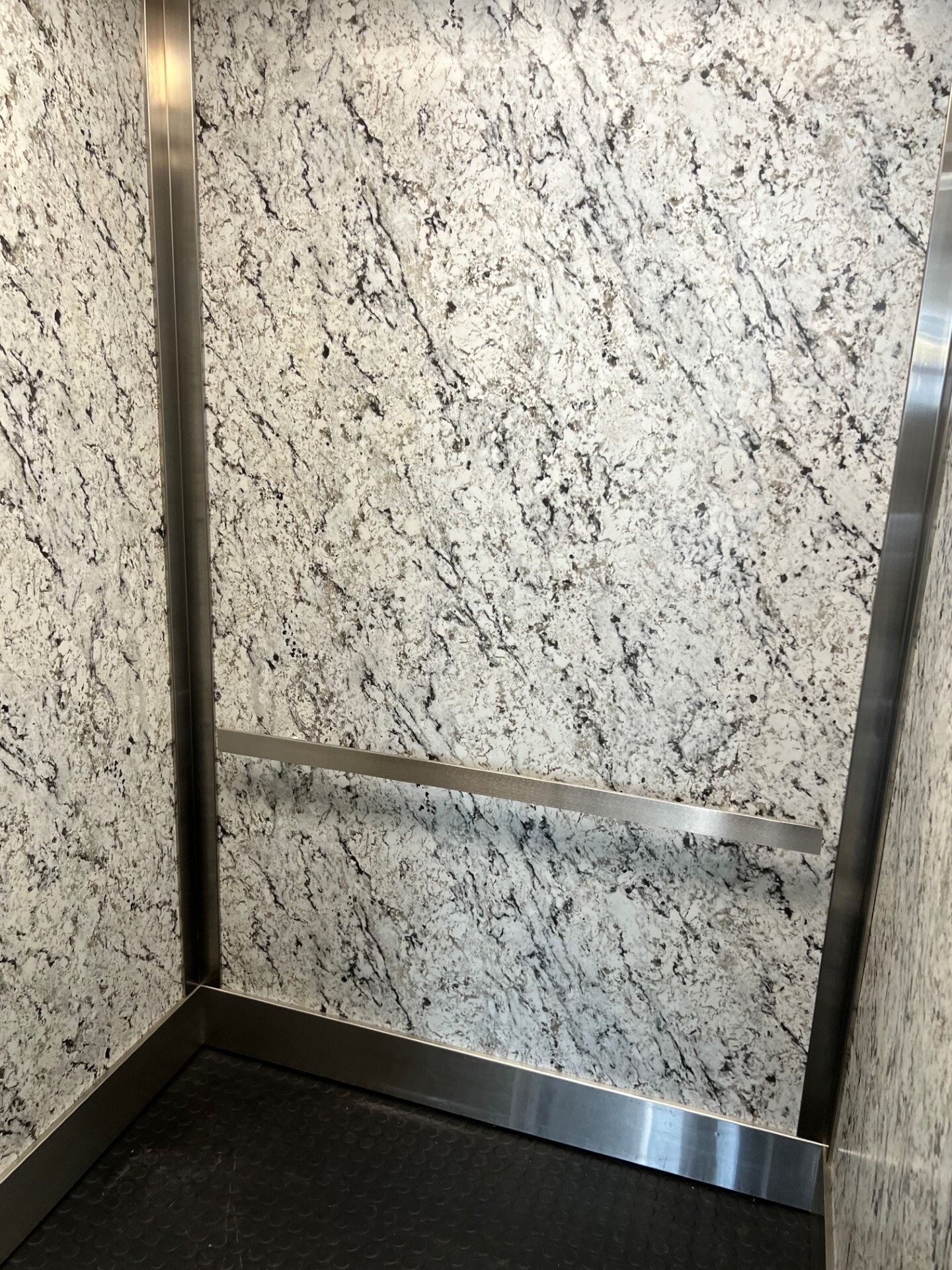 Building Photo - 8360 Sands Point Blvd