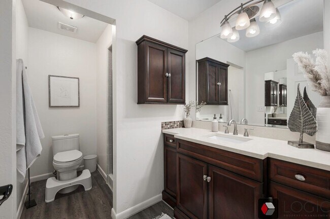 Building Photo - 1667 E 9800 S