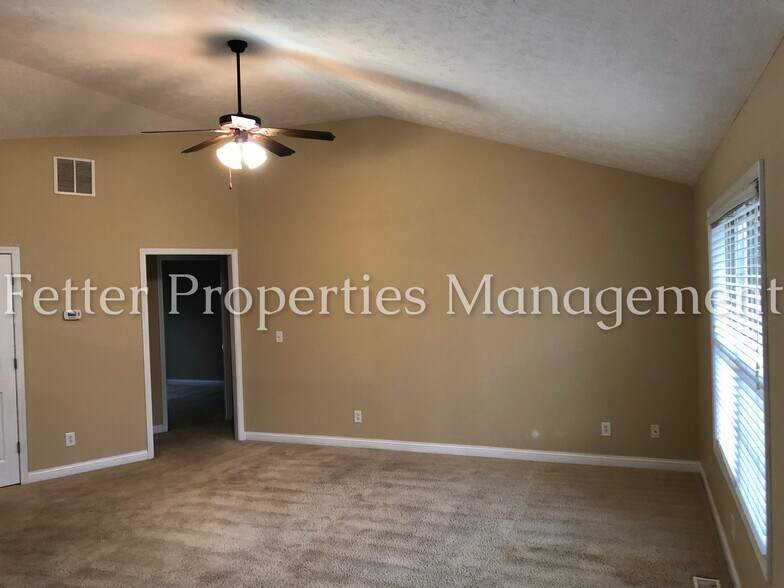 Building Photo - 10599 Tecumseh Dr