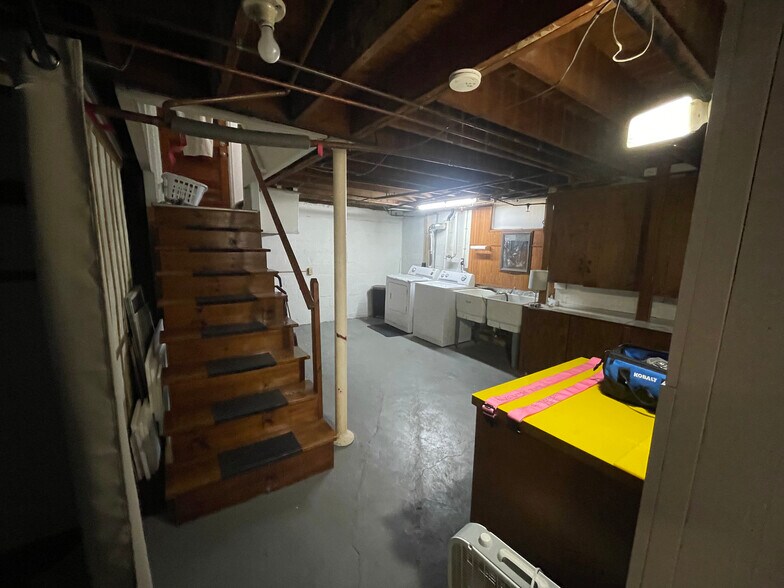 Building Photo - 111 Dormar Dr