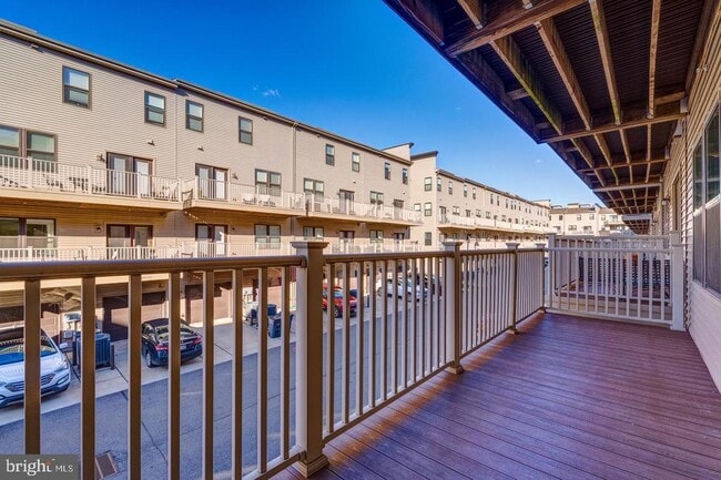 Building Photo - 44848 Tiverton Sq