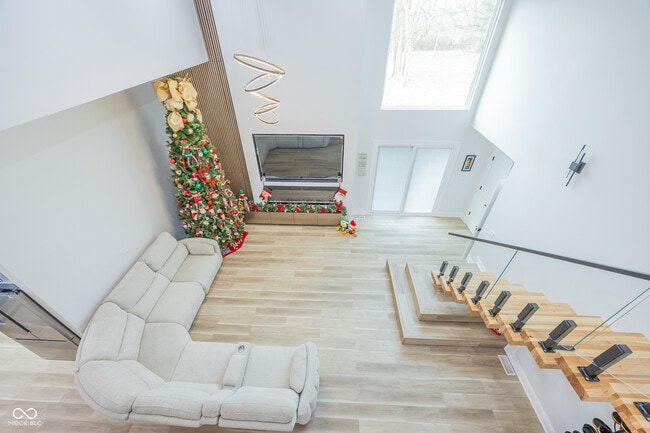 Building Photo - 7980 Royal Ave