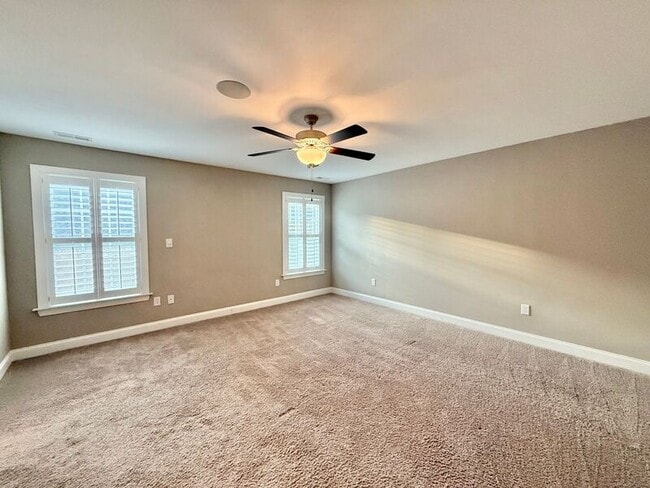 Building Photo - 1019 Monmouth Loop