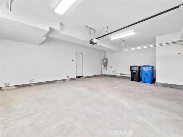 Building Photo - 1325 W Grand Ave