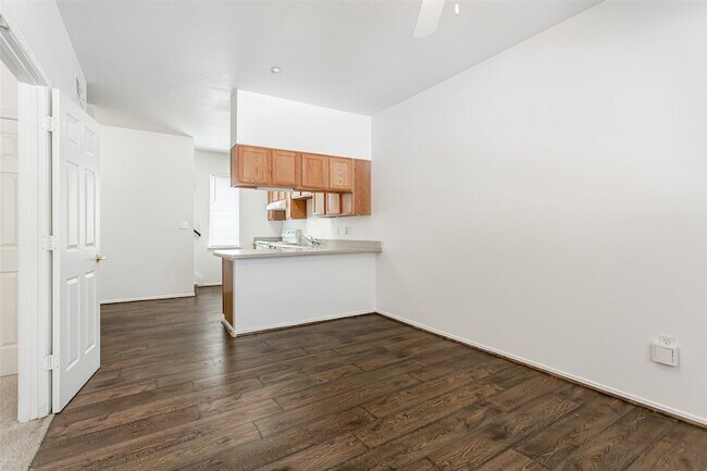 Building Photo - 4717 Virginia Ave