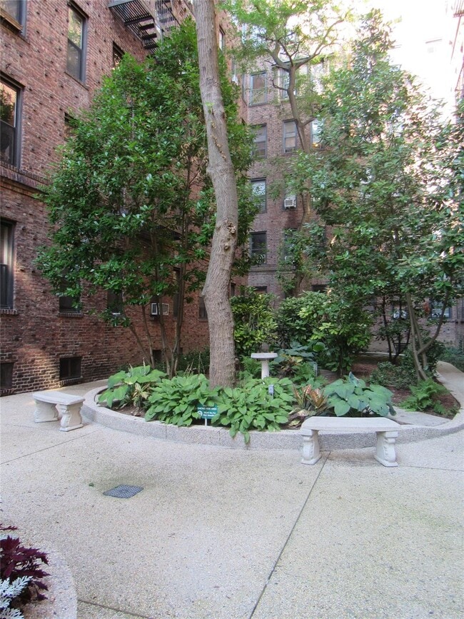 Building Photo - 8315 116th St