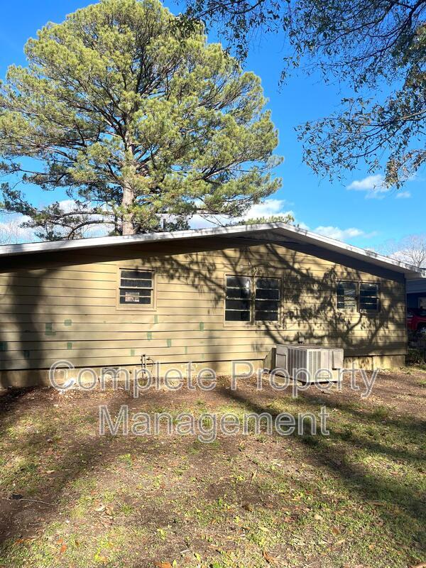 Building Photo - 441 Orchid Rd
