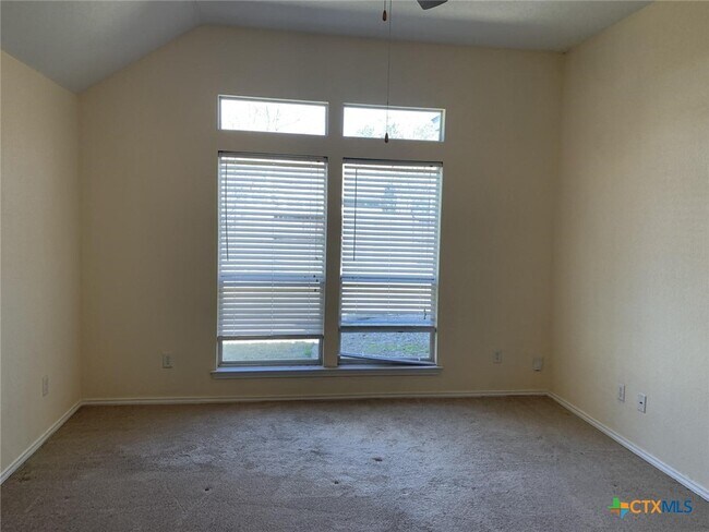 Building Photo - 2708 Butterfly Dr