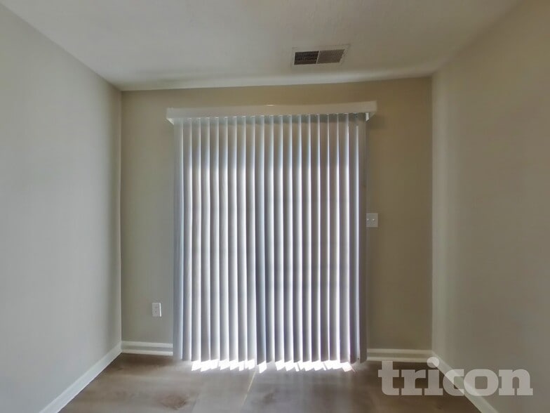 Building Photo - 2497 Foxtail Dr