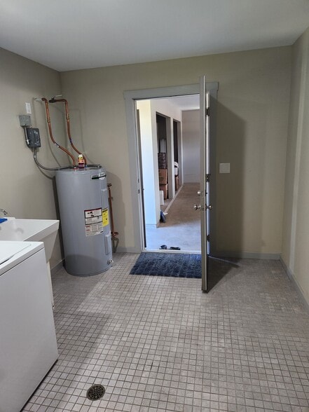 Building Photo - 381 S Kamehameha Ave