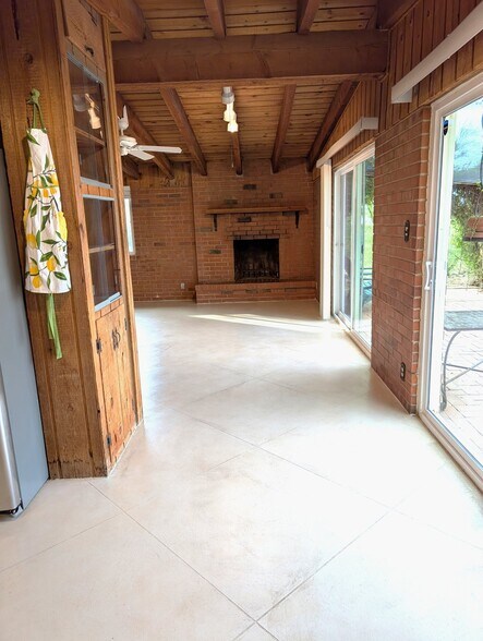 Building Photo - 4140 W Camino Pintoresco