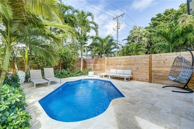 Building Photo - 1109 NE 16th Ave