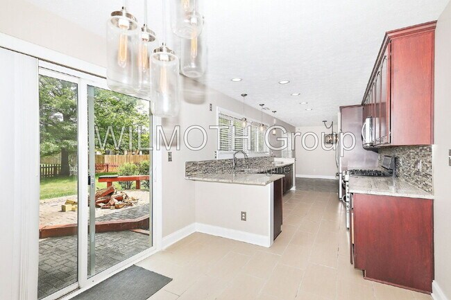Building Photo - 9224 Oak Knoll Ln