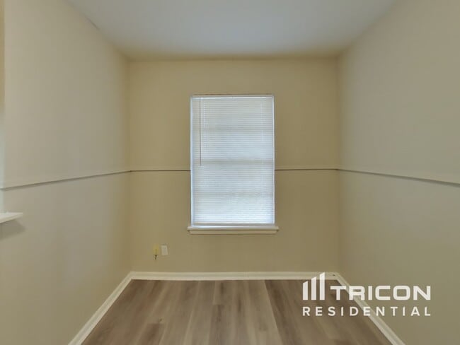 Building Photo - 1506 Viewridge Dr