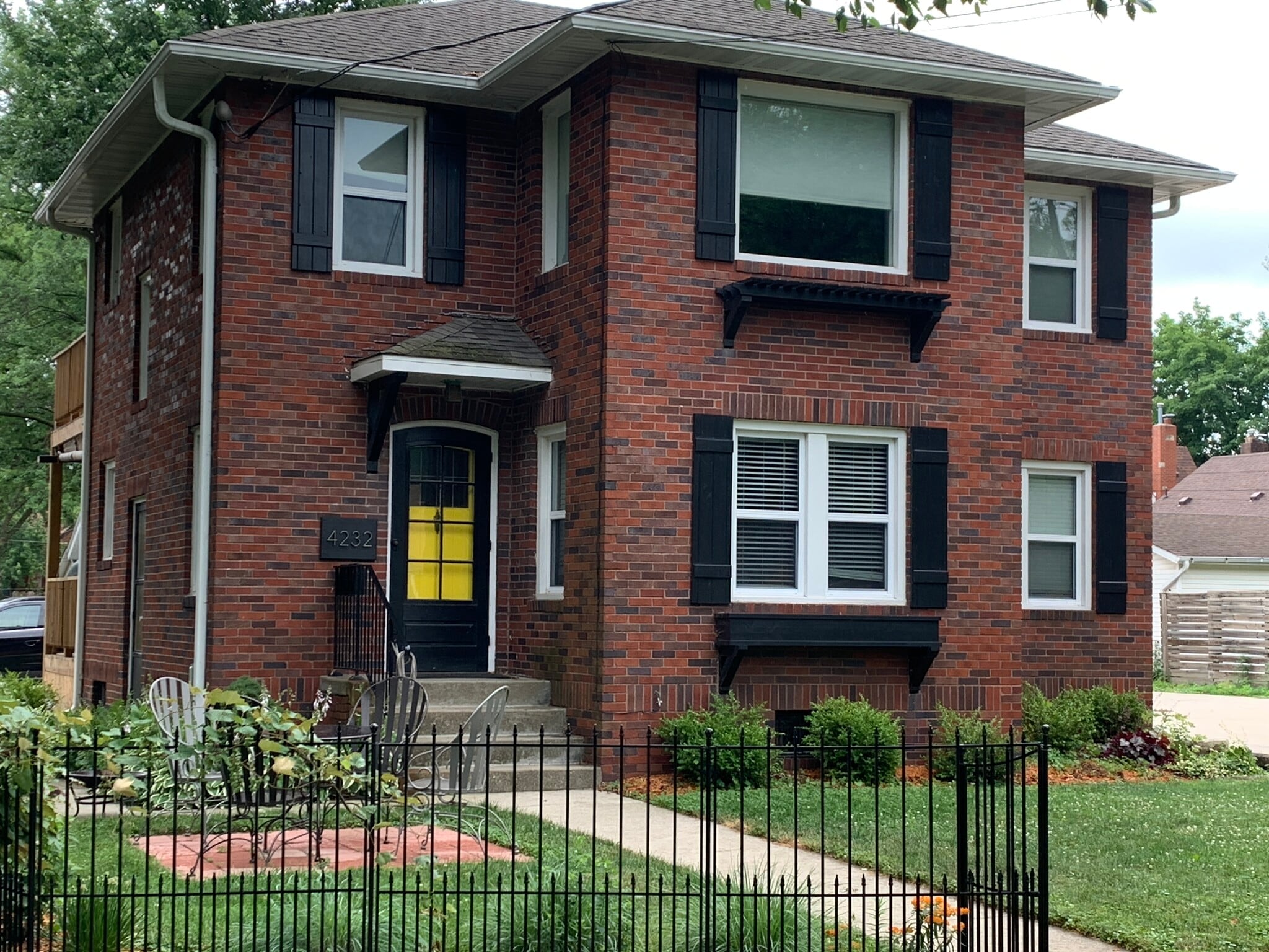 Building Photo - 4232 Urbandale Ave