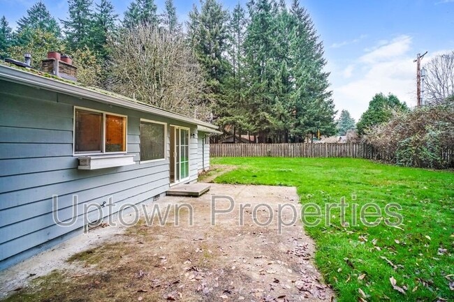 Building Photo - 9370 SW Killarney Ln