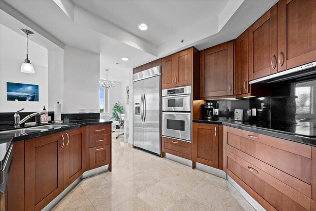 Building Photo - 3610 Gardens Pkwy