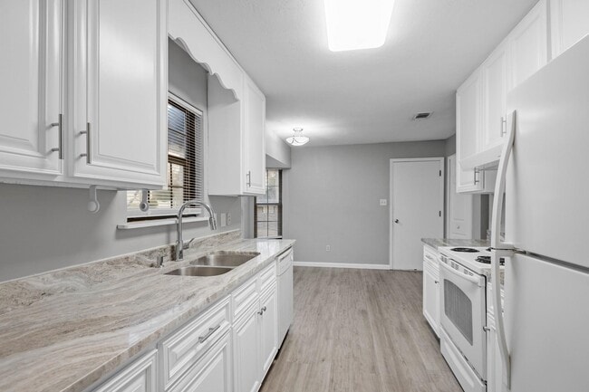 Building Photo - 3001 Eastgate Ct