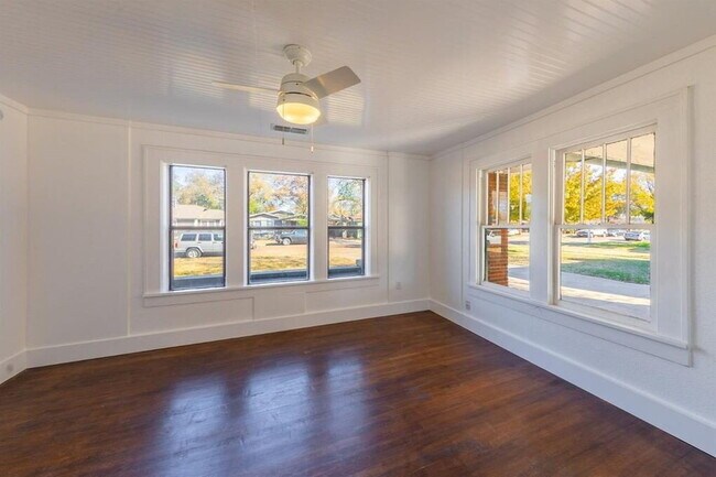 Building Photo - Spacious Four Bedroom near Texas Tech!