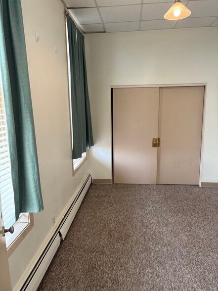 Bedroom - 124 1/2 N Cedar Ave
