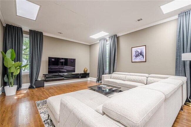 Building Photo - 700 S Brighton Ct