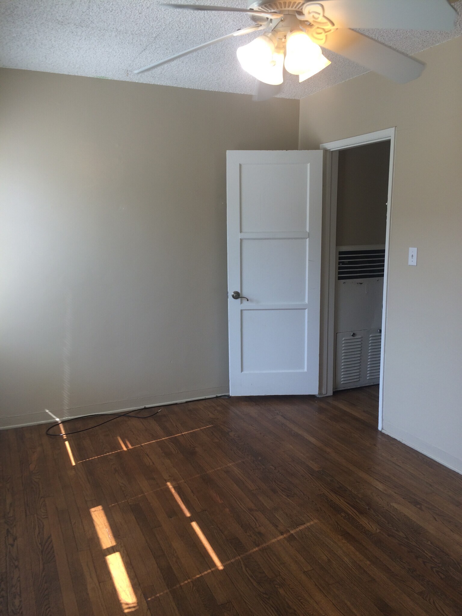 Building Photo - 2240 Euclid Ave