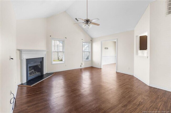 Building Photo - 175 Ranier Dr