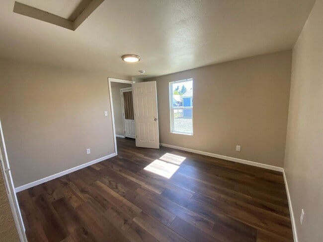 Building Photo - 173 E Everett Ave