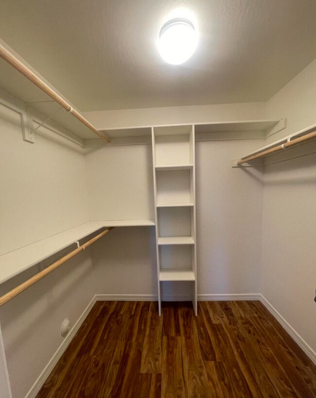 Building Photo - Charming 4 bed 2 bath home in the Ghost Ranch Communtity