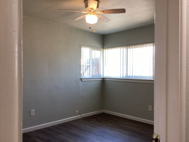 Building Photo - REMODELED!!!