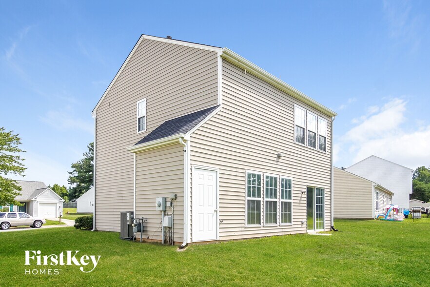 Building Photo - 4230 Fairwood Dr