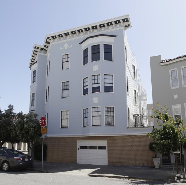 Building Photo - 2 Alhambra St
