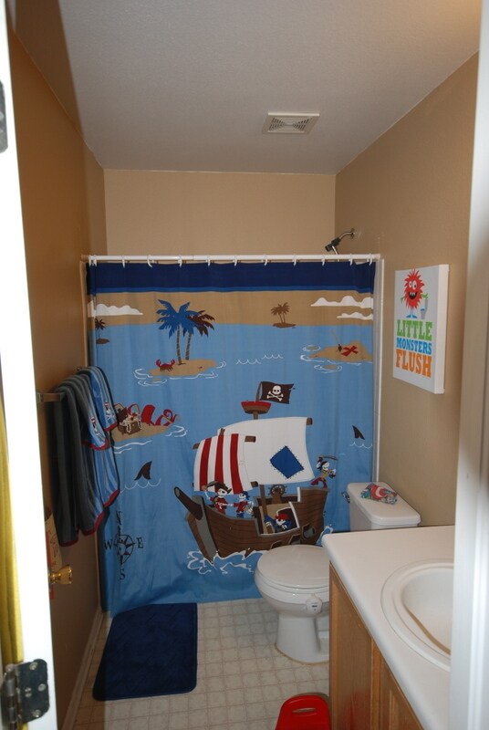 Upstairs Bath - 2250 Andrew Drive