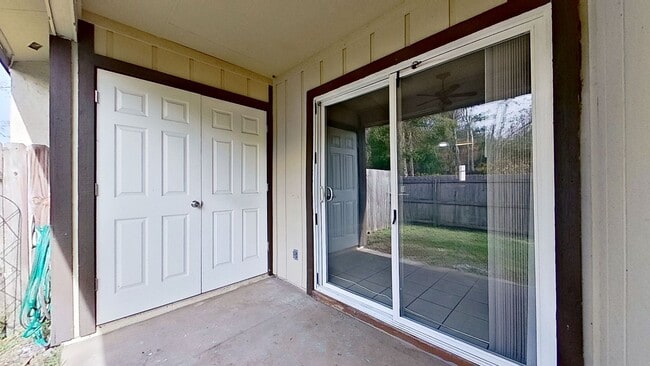 Building Photo - Renovated 2Bed/2Bath Patio Home - Jefferson Square in Orange Park