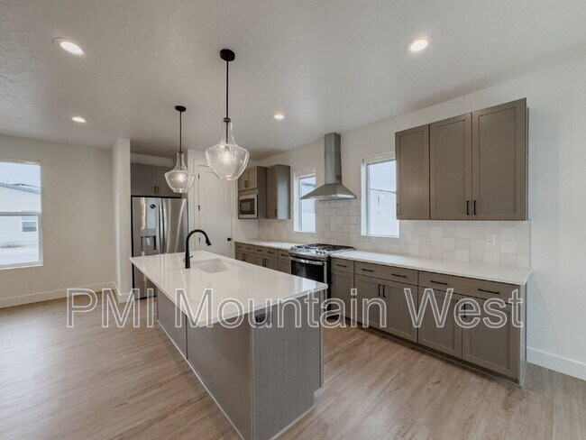 Building Photo - 331 S 680 W