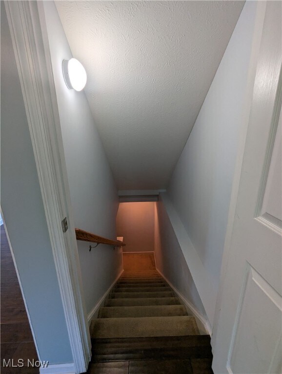 Building Photo - 145 Park View Ct