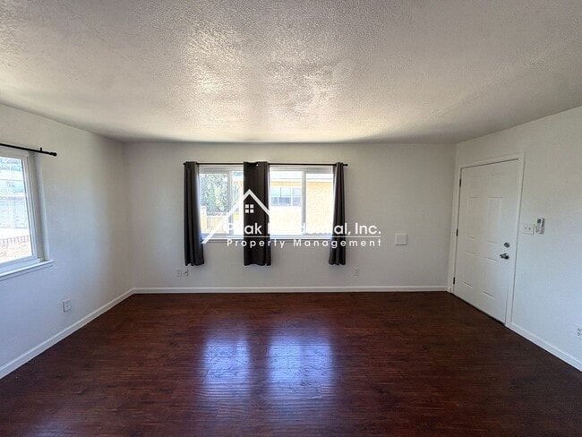 Building Photo - 4540 Ashcroft Ave