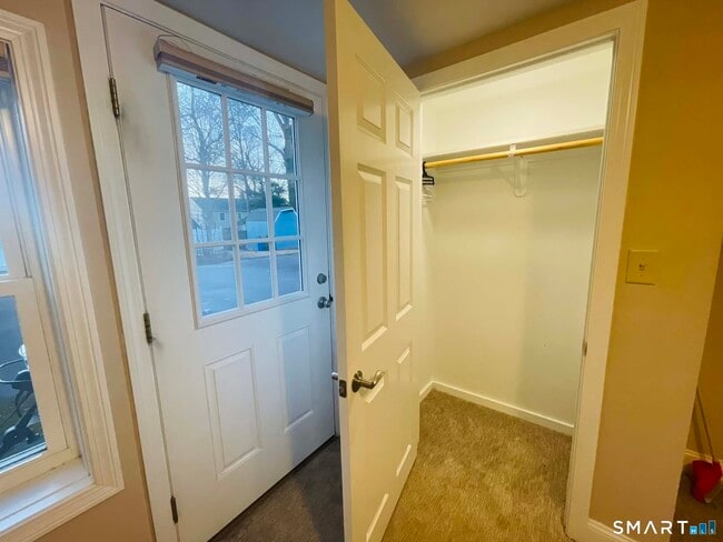 Building Photo - 128 Forest Dr