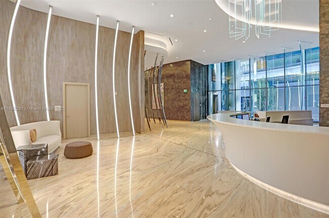 Building Photo - 1000 Brickell Plaza