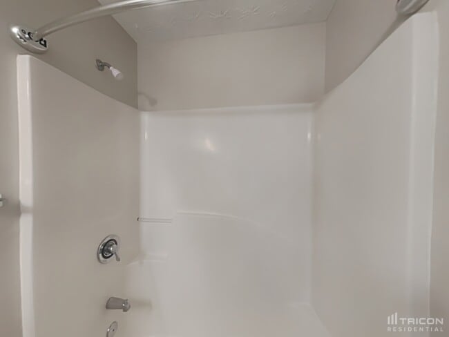 Building Photo - 3755 Renfroe Ave