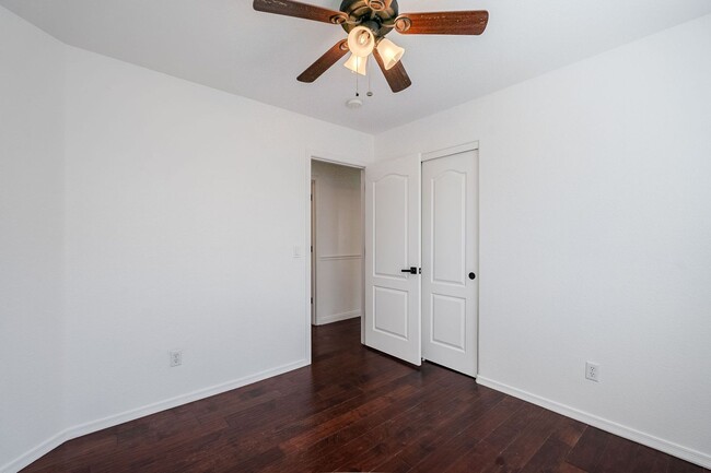 Building Photo - YEAR END MOVE IN SPECIAL!  NEWLY RENOVATED...