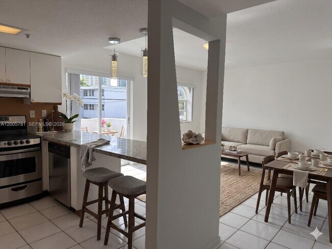 Building Photo - 3052 SW 27th Ave