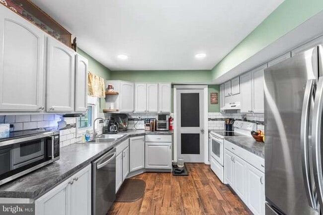Building Photo - 75 Gaffney Ln