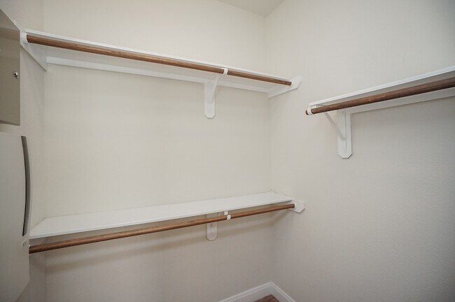 Building Photo - 28515 Pleasant Forest Dr