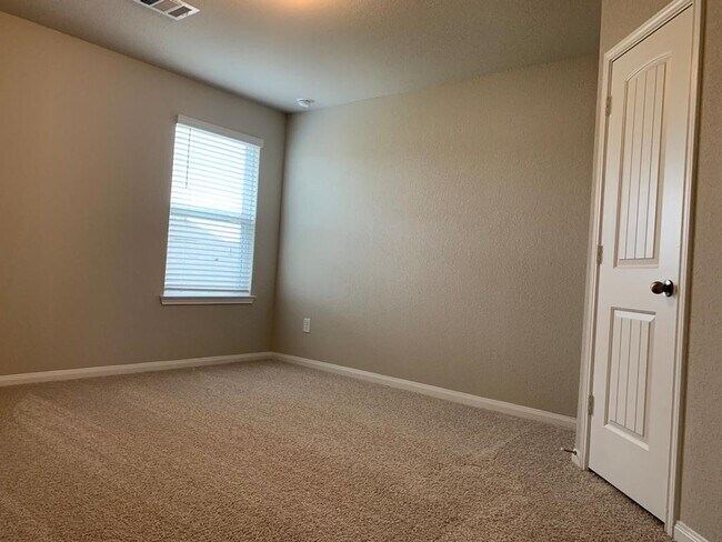 Building Photo - 14048 Lamprey Dr