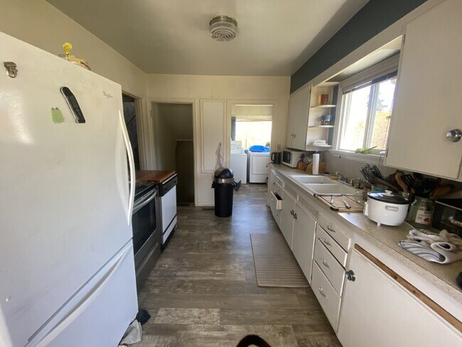 Building Photo - Walk to Whole Foods, Catch a Game at Civic Field, and Ride the Bus with Ease – Prime Lakeway Loca...