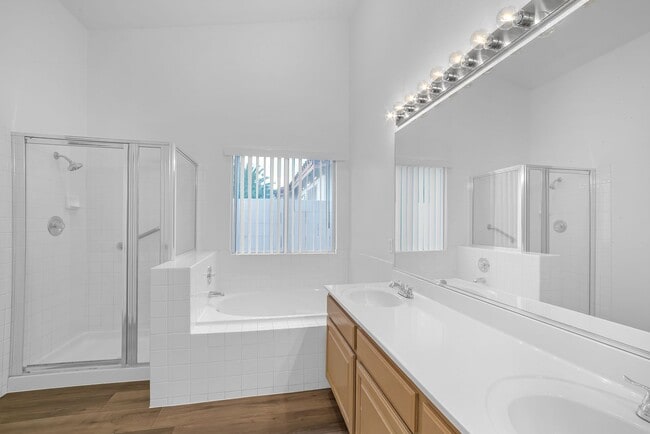 Building Photo - MOVE-IN READY SINGLE-STORY 4-BEDROOM 3-CAR GARAGE HOME IN HENDERSON!