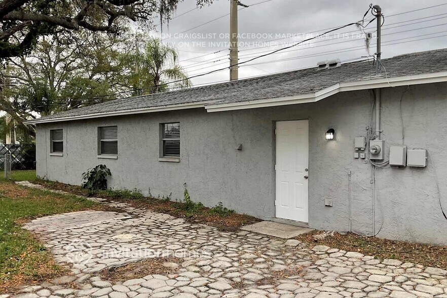 Building Photo - 992 Union St